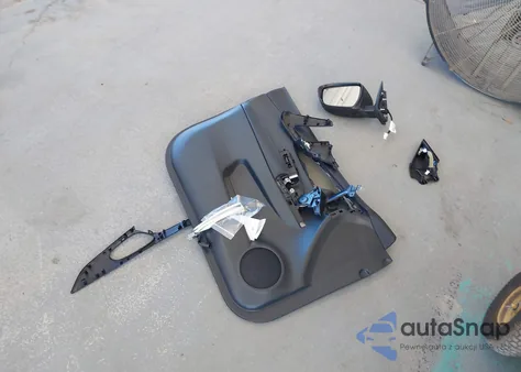 2017 Nissan Rogue Sv z USA, uszkodzony, nr VIN 5N1AT2MT3HC833809